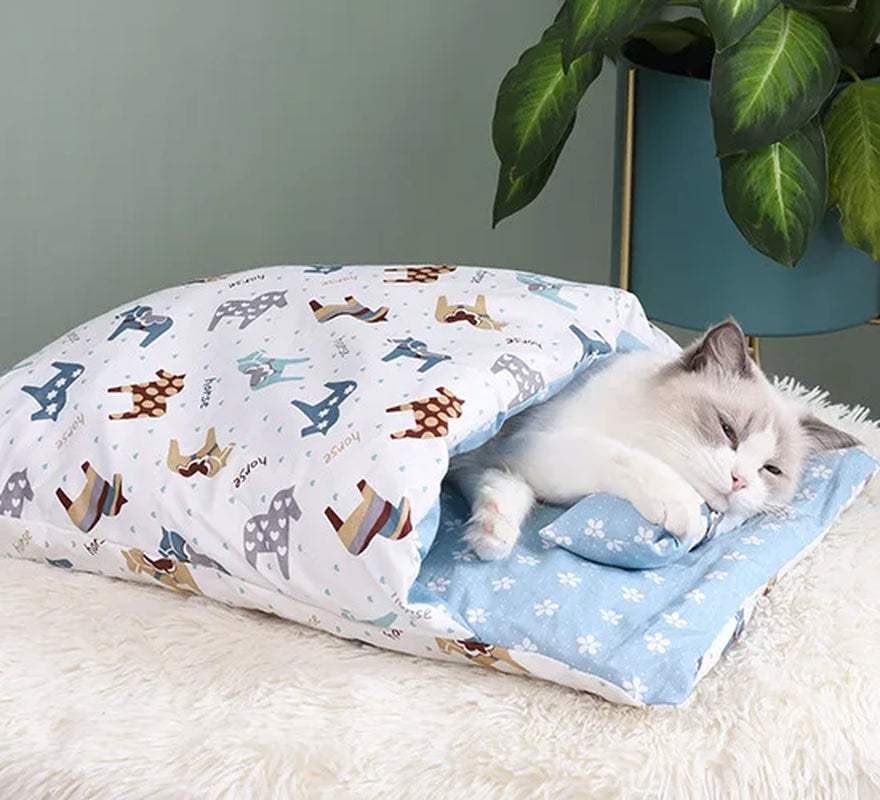 Japanese Cat Bed Warm Cat Sleeping Bag Deep Sleep Cave Winter Removable Pet House Bed for Cats Dogs Nest Cushion with Pillow